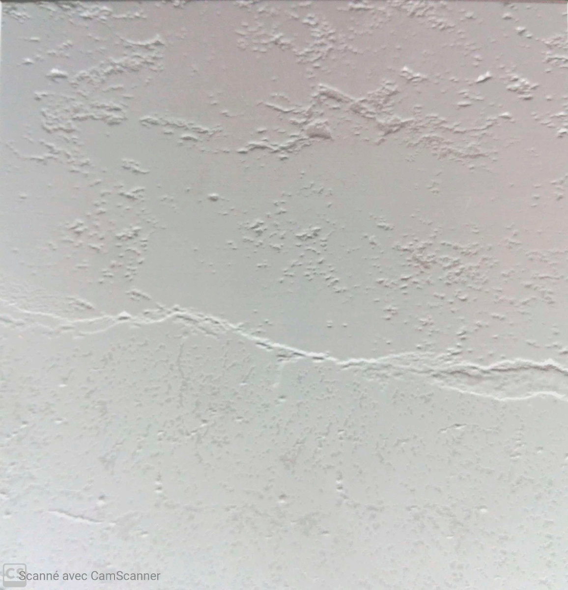 Surface texturée en blanc, fabriquée par Sofema, fabricant de plan de travail.