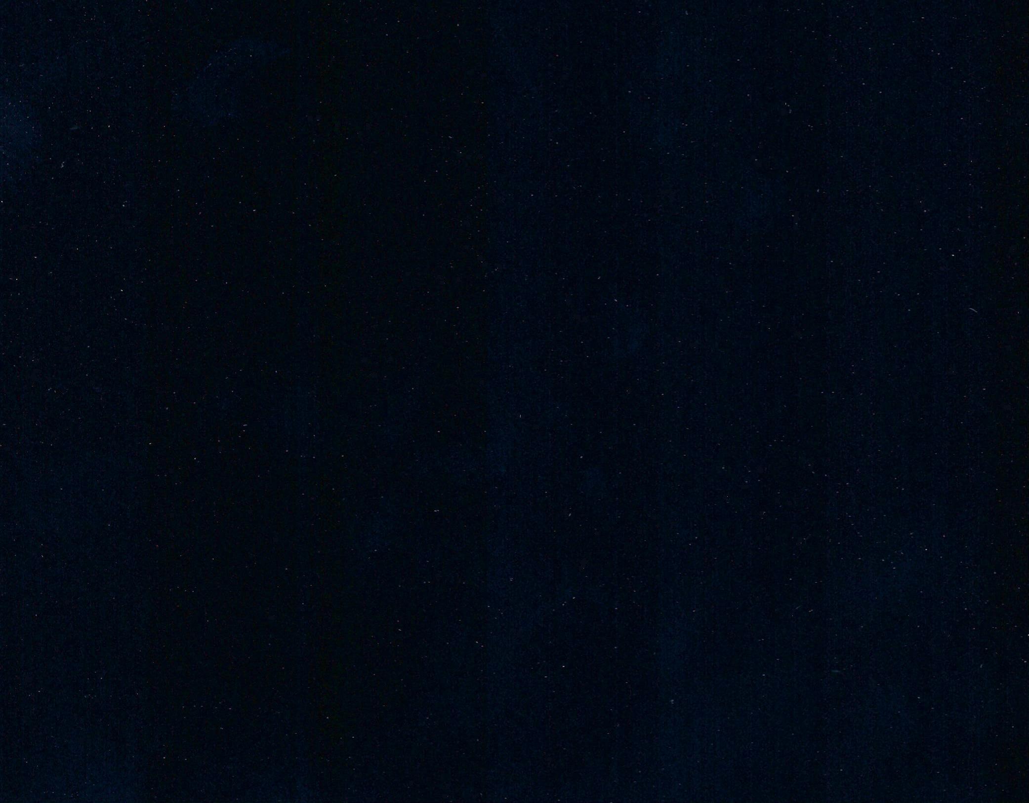 Plan de travail stratifié sur mesure de Sofema, bleu nuit avec éclats lumineux