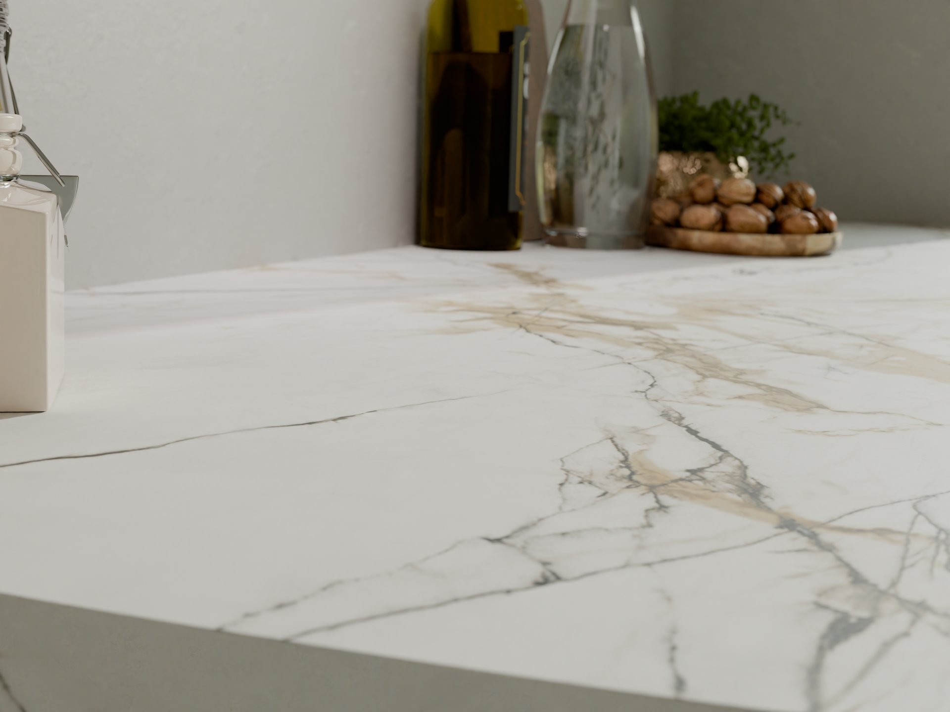 Plan de travail stratifié sur mesure par Sofema avec motifs marbrés.