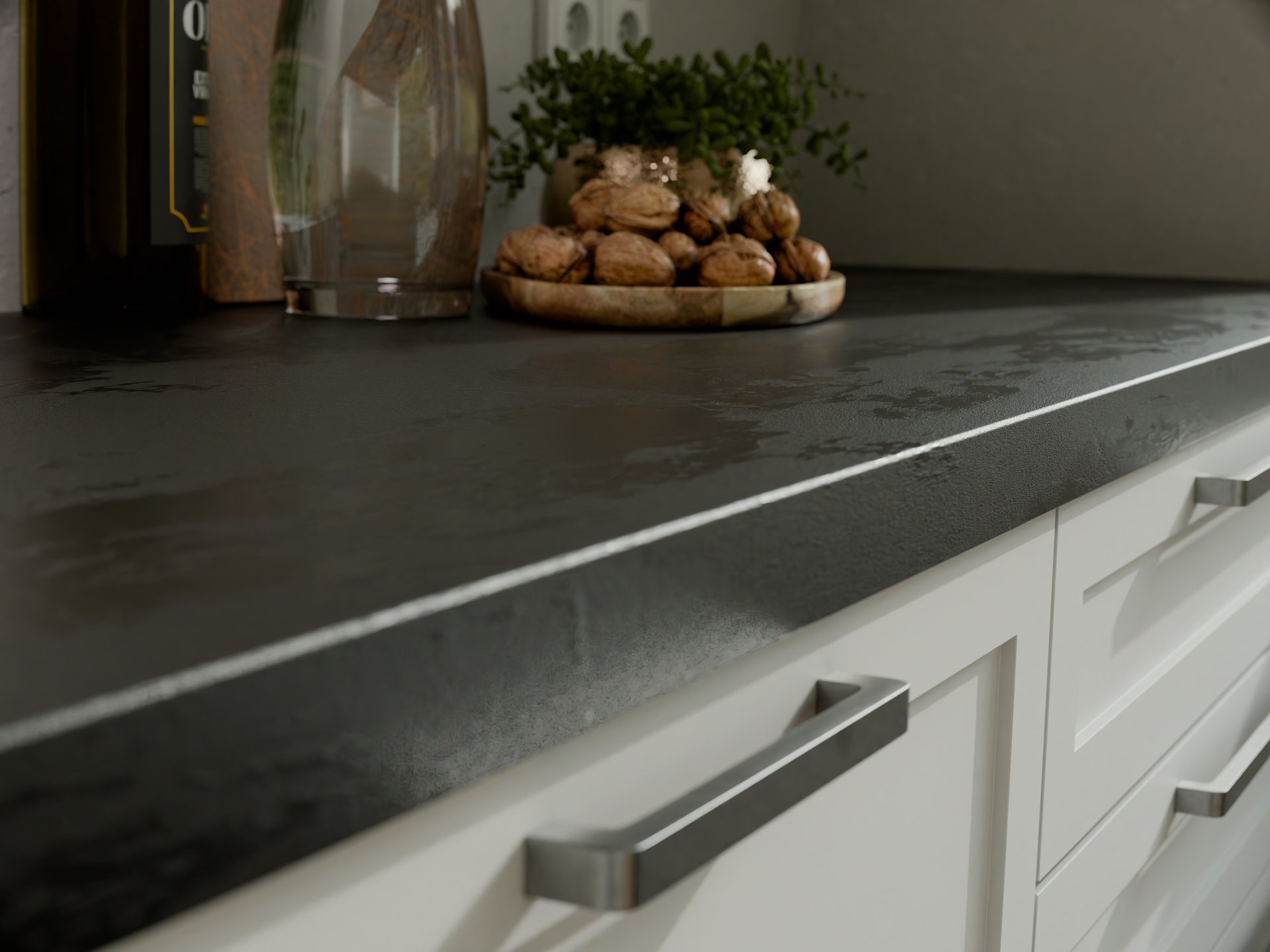 Plan de travail stratifié sur mesure Sofema avec surface noire élégante.