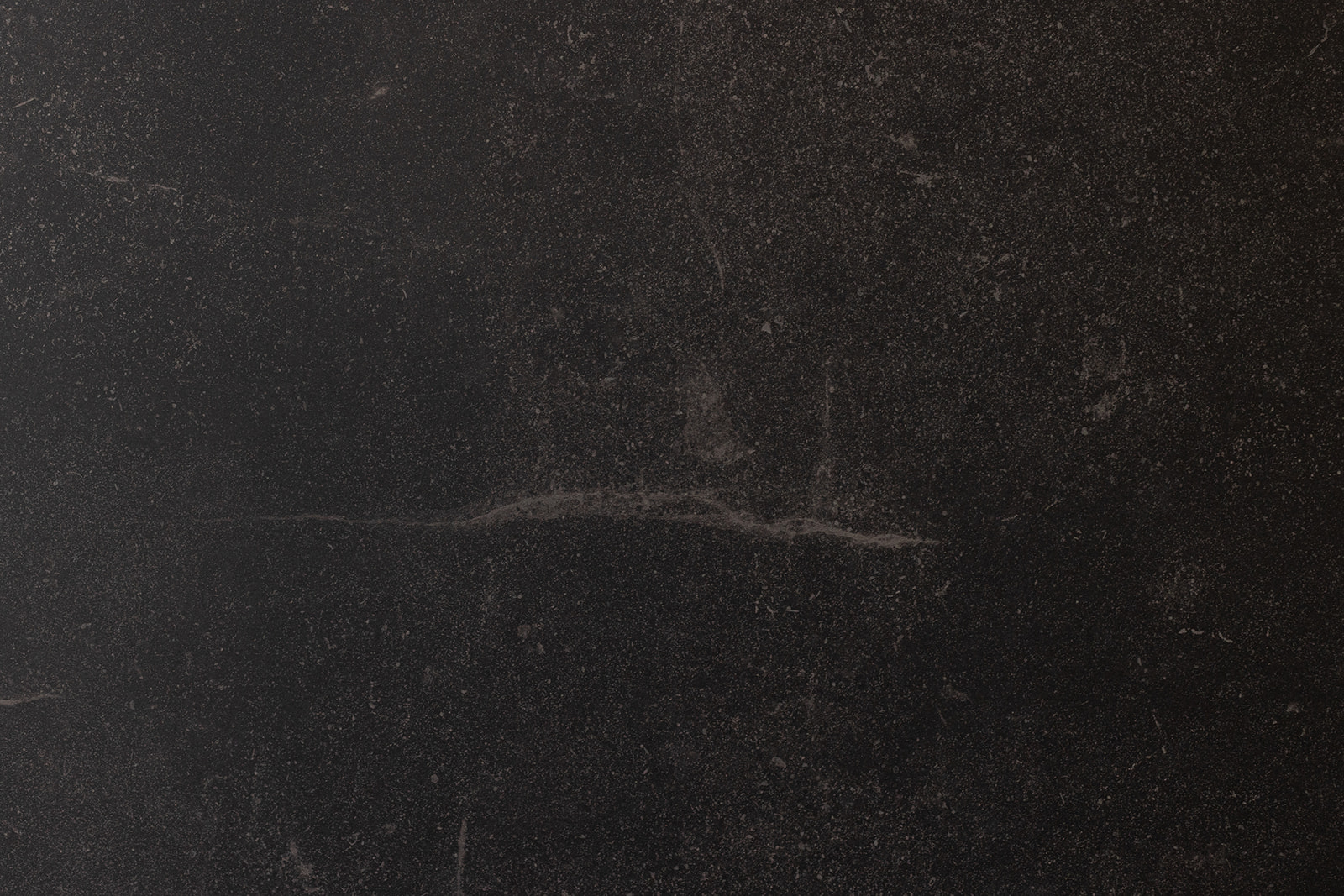 Plan de travail stratifié noir effet pierre sur mesure Sofema