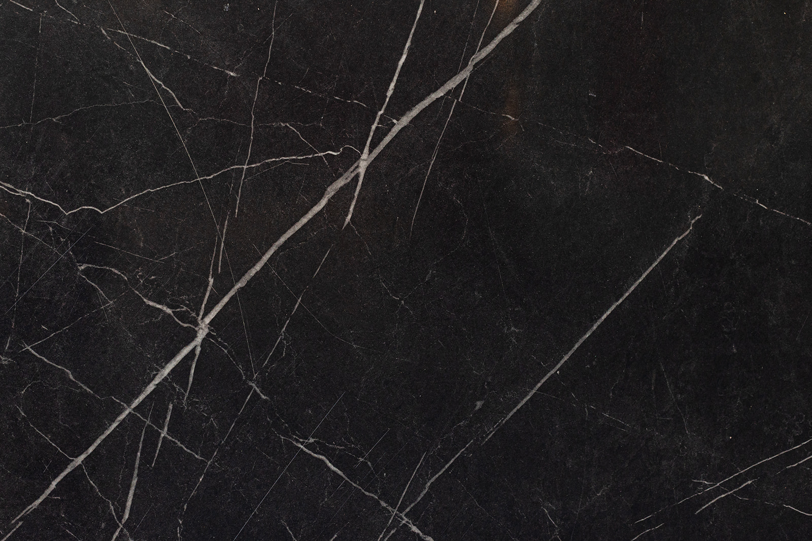 Plan de travail stratifié effet marbre noir sur mesure Sofema