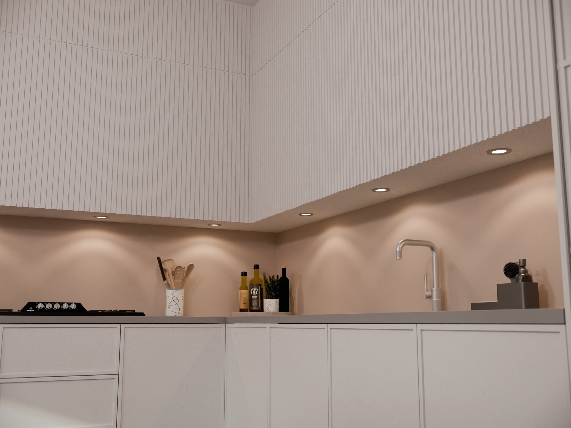 Plan de travail stratifié gris sur mesure Sofema avec évier et plaque de cuisson