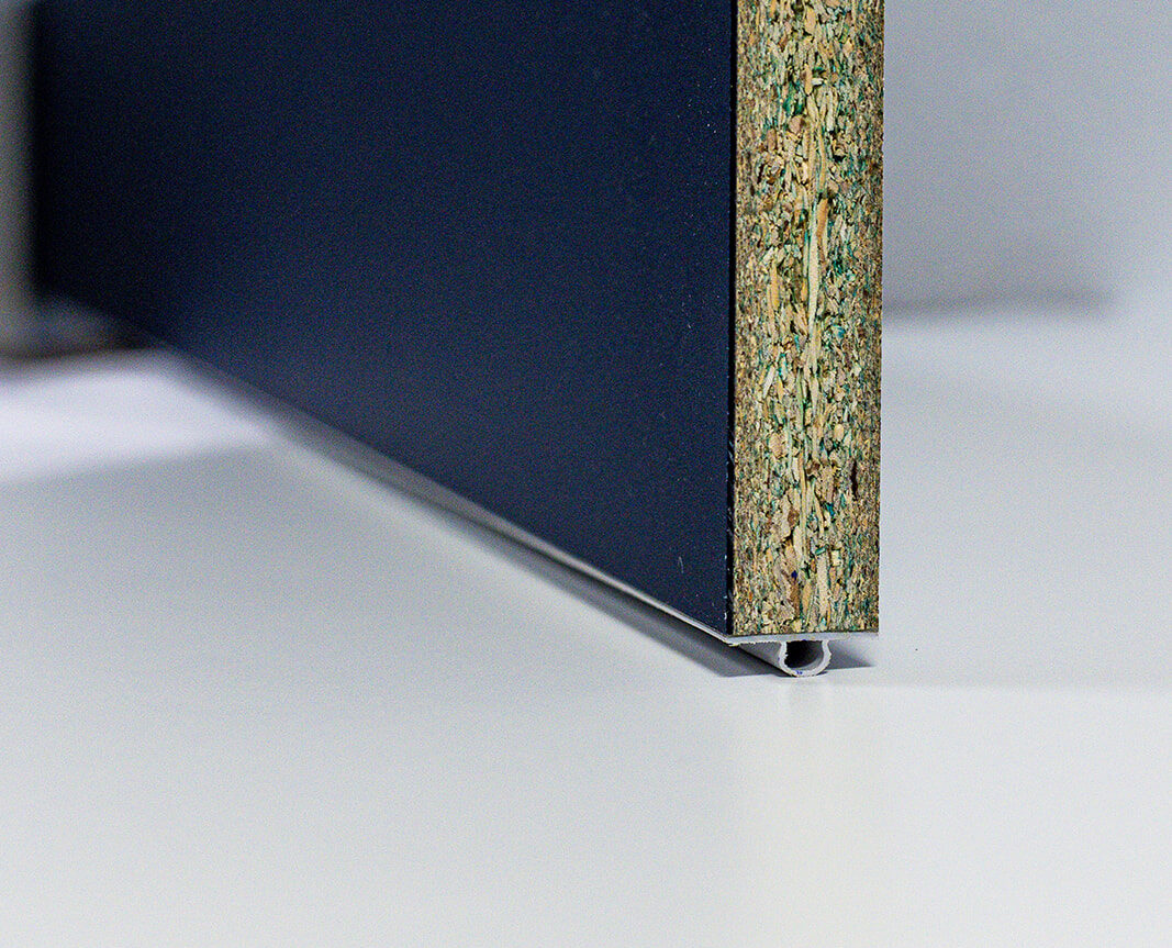 Plan de travail stratifié noir sur panneau aggloméré Sofema sur mesure