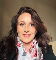 <h3 class="equipe-namebold">VACCARO</h3>